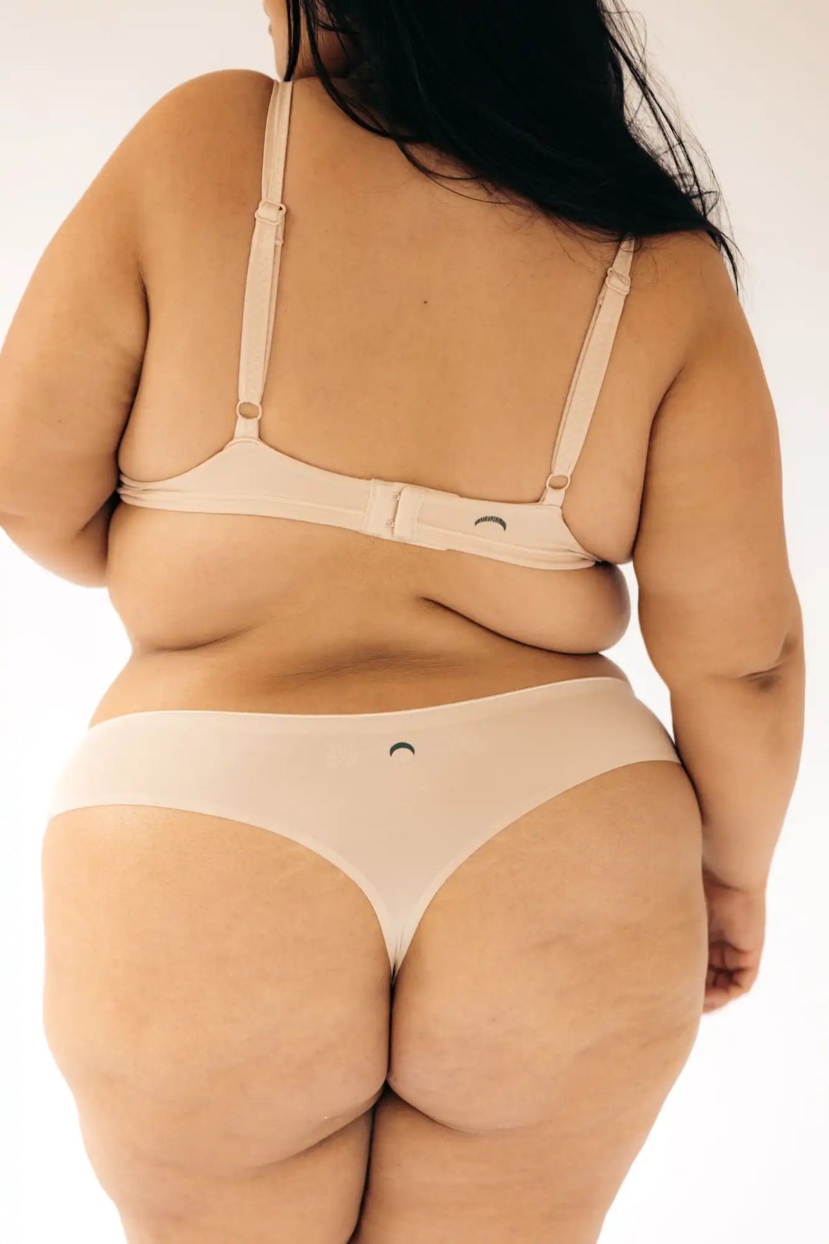 Seamless Low-Mid Rise Thong